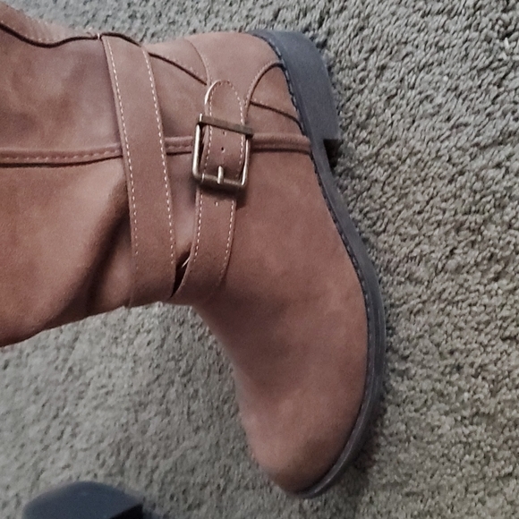 New boots - Picture 2 of 4